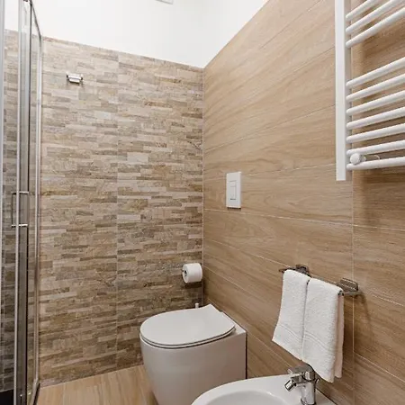 Les Amis سيراكوزا